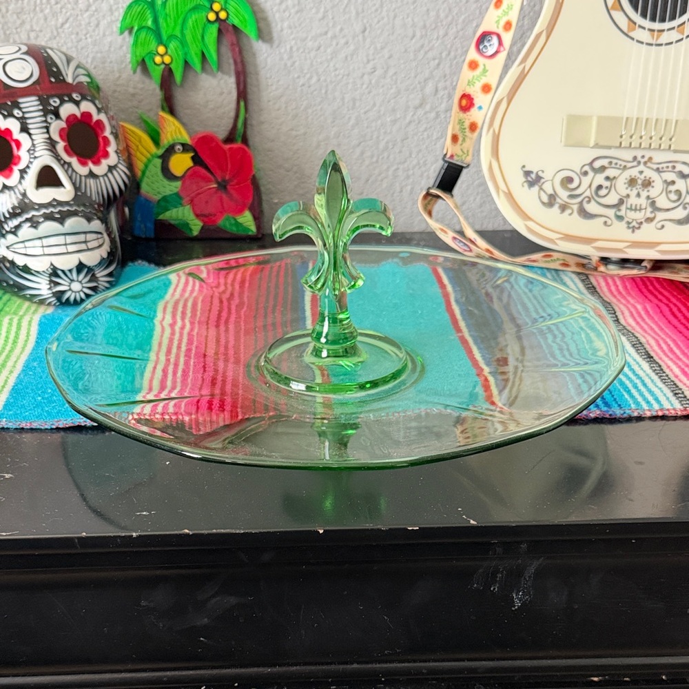 Uranium Glass Fleur-de-Lis Plate